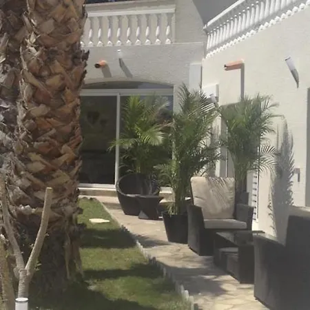 La Pinede D'estarac Bed & Breakfast