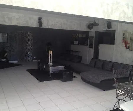 La Pinede D'estarac Bed & Breakfast 3*