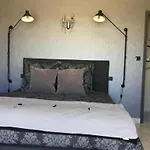 La Pinede D'estarac Bed & Breakfast 4*