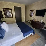 La Pinede D'estarac Bed & Breakfast 4*