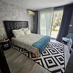 La Pinede D'estarac Bed & Breakfast