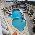 Bed & Breakfast La Pinede D'estarac 4*