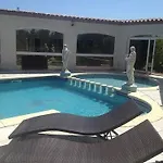 La Pinede D'estarac Bed & Breakfast 4*