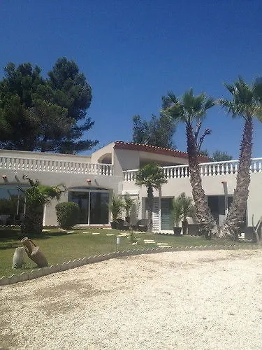 La Pinede D'estarac לינה וארוחת בוקר באז'